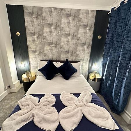 Beautiful Family Apartment Londra Esterno foto