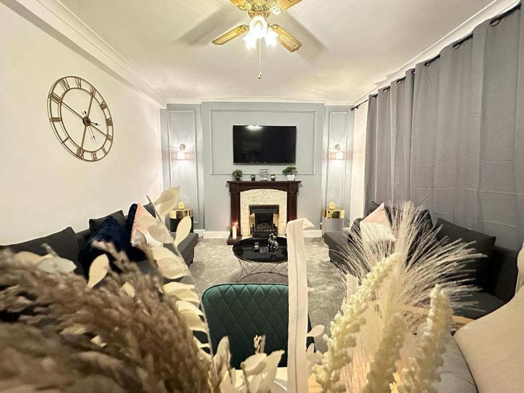 Beautiful Family Apartment Londra Esterno foto