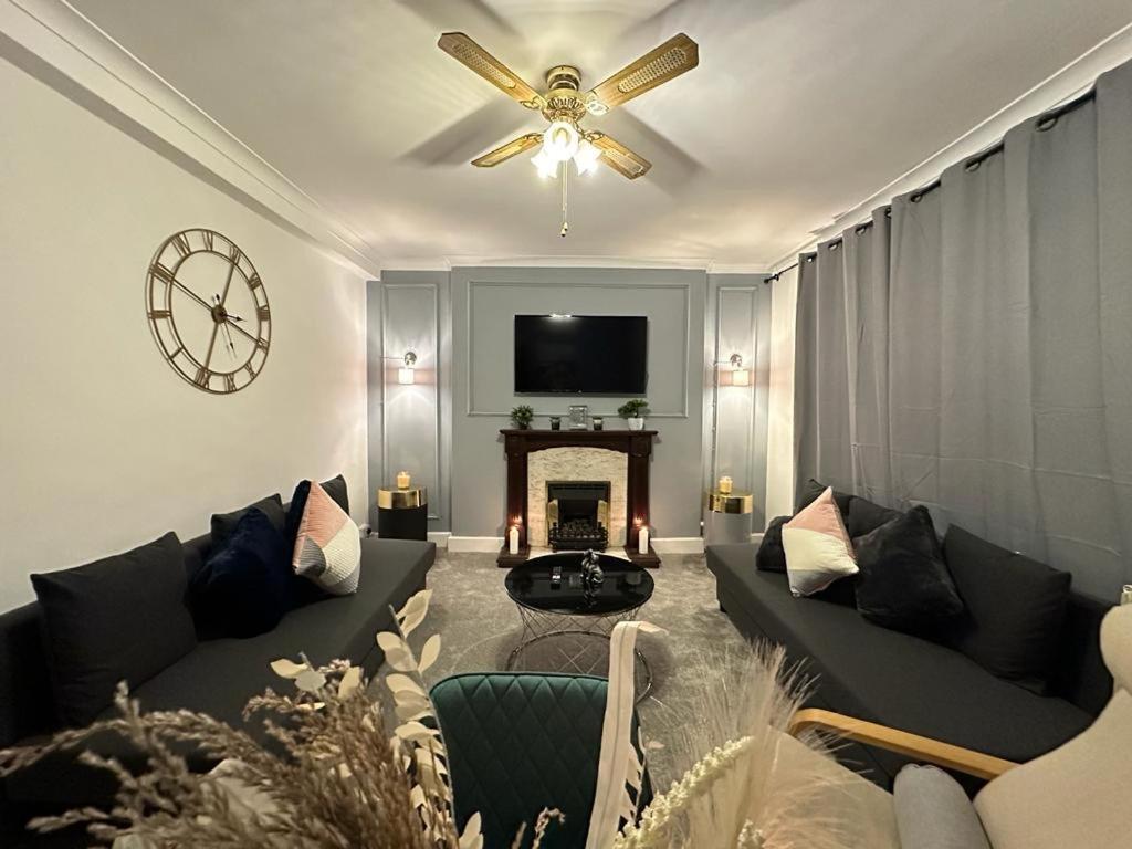 Beautiful Family Apartment Londra Esterno foto