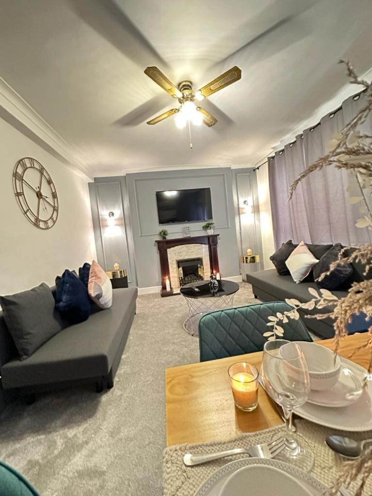 Beautiful Family Apartment Londra Esterno foto