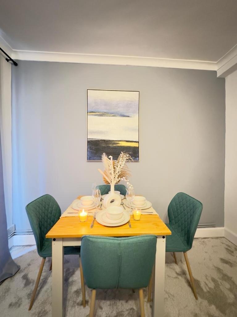 Beautiful Family Apartment Londra Esterno foto